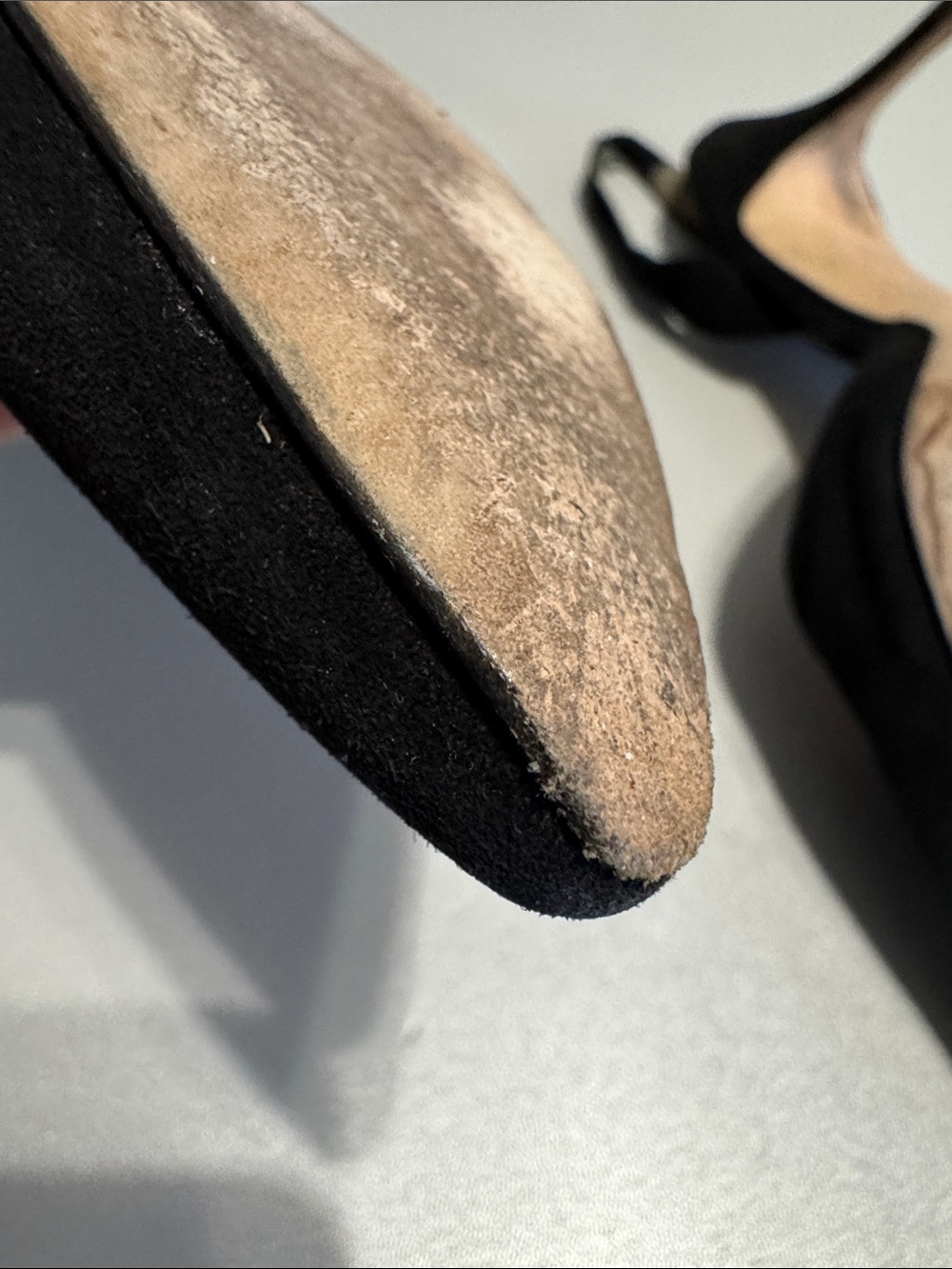 Manolo Blahnik Carolyne Black Suede Slingback Pointed Pumps Size EU 39 / US 8.5 - Picture 13 of 17